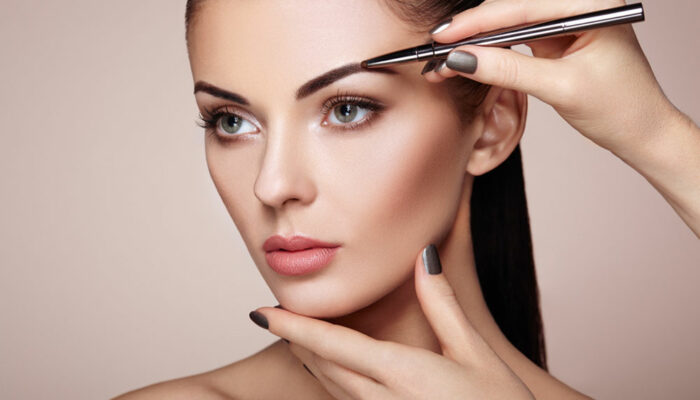 Benefits of eyebrow makeup