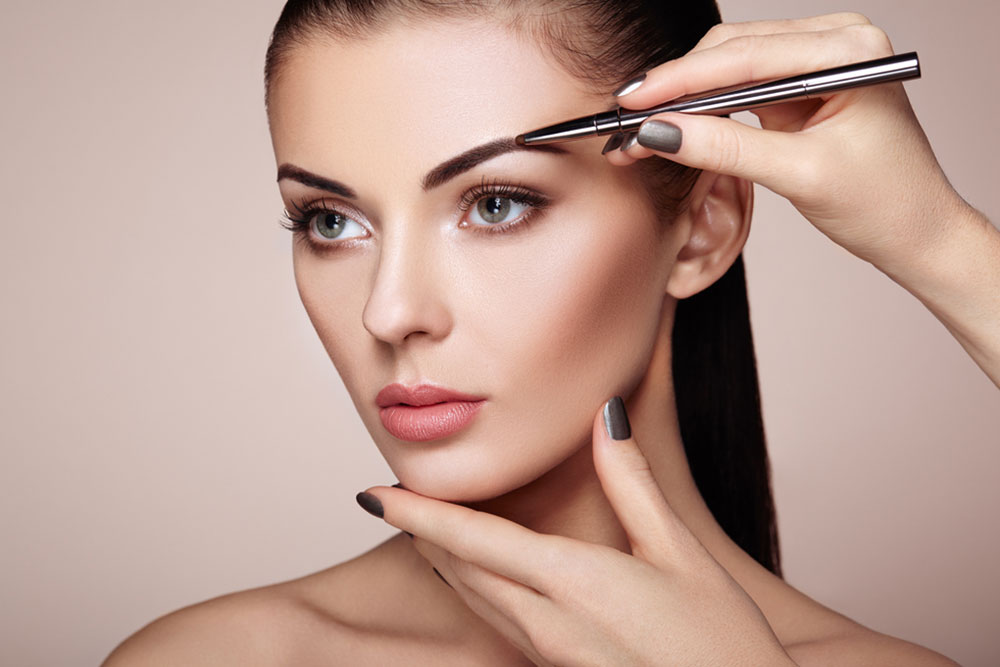 Benefits of eyebrow makeup