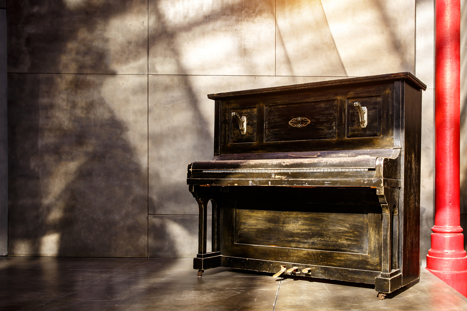 5 Valuable Collectible Items Found In Attics and Garage Sales